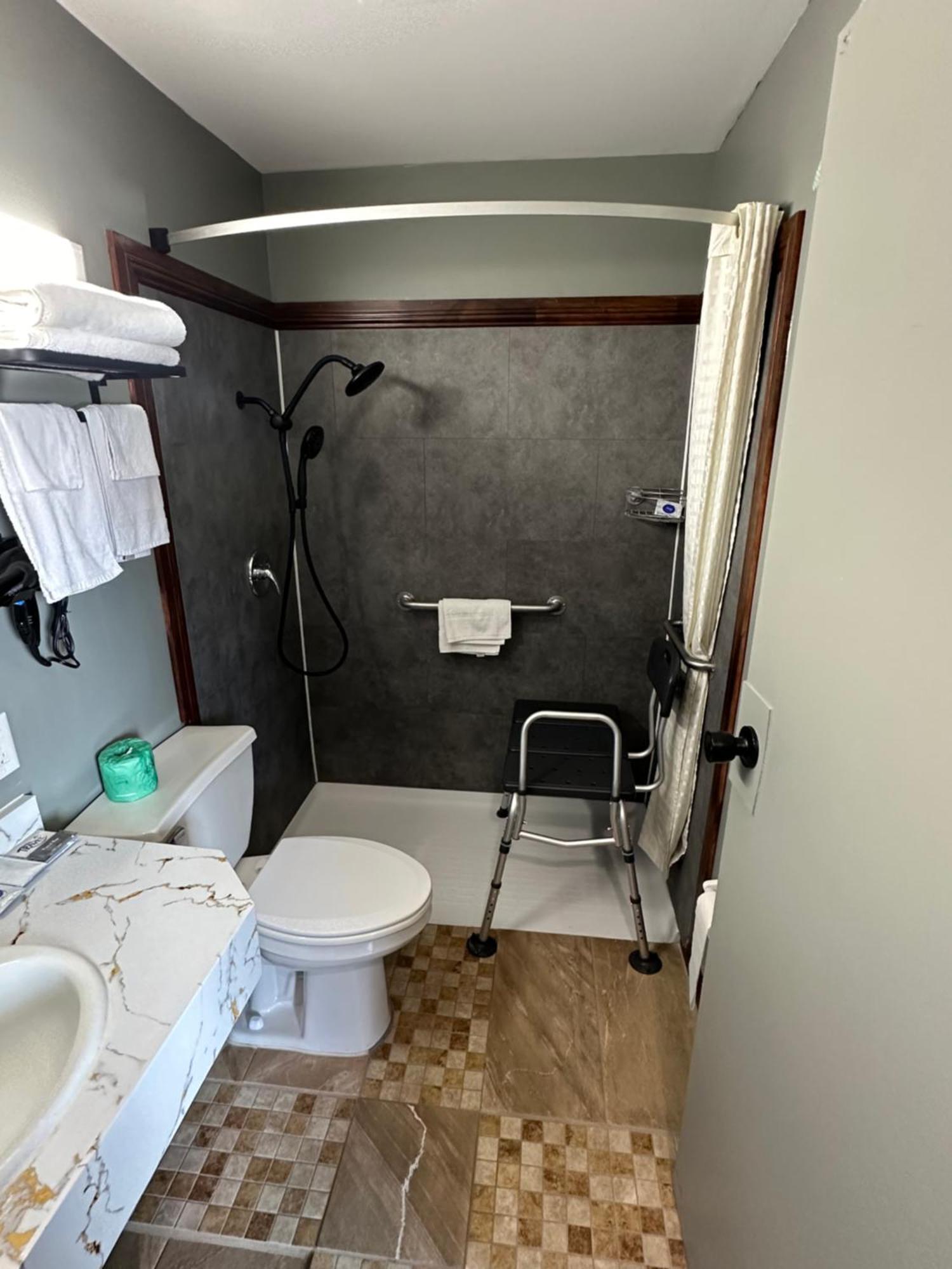 Travel Inn & Suites Emporia Eksteriør billede